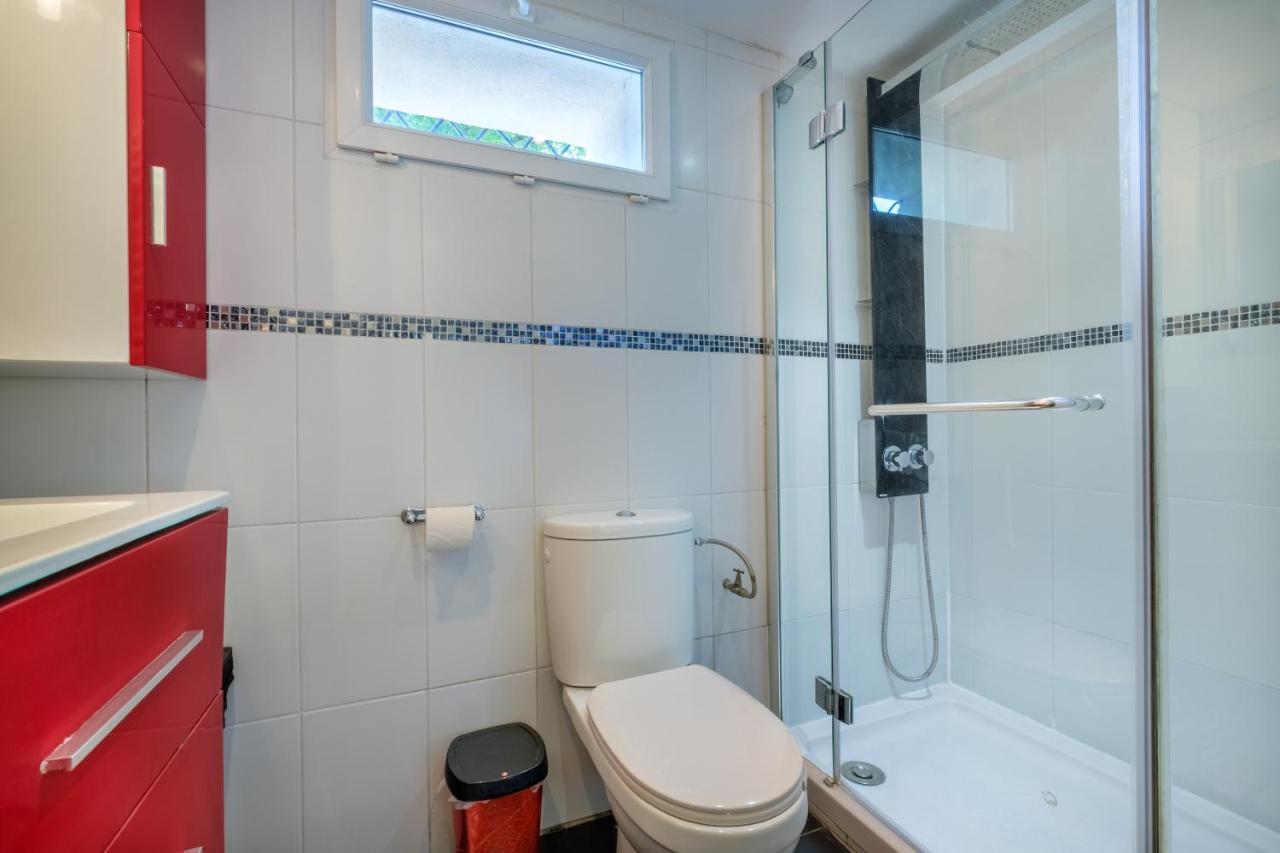 Bas De Villa, Piscine, 3 Etoiles Saint-Paul-de-Vence Dış mekan fotoğraf